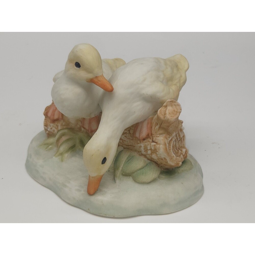 Vintage Masterpiece Porcelain 1982 Homco Little Ducklings Figurine Ducks On Log